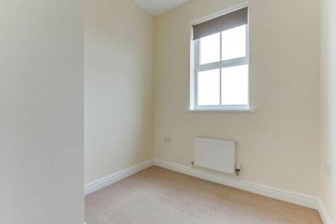 Bedroom 2 (2)