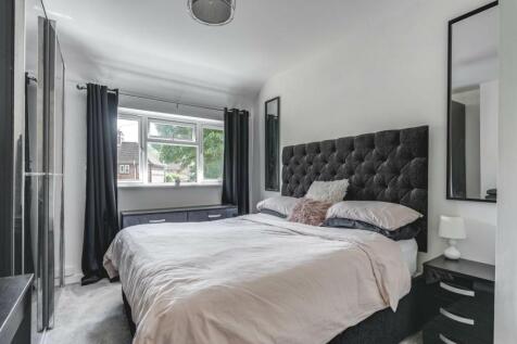 Bedroom 1 (2)