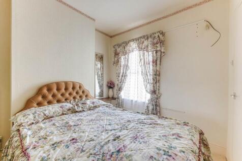 Bedroom 2 (2)