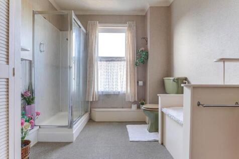 Shower Room (2)