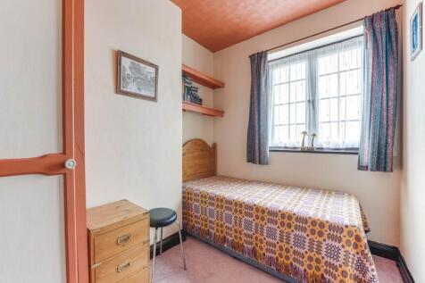 Bedroom 2 (2)