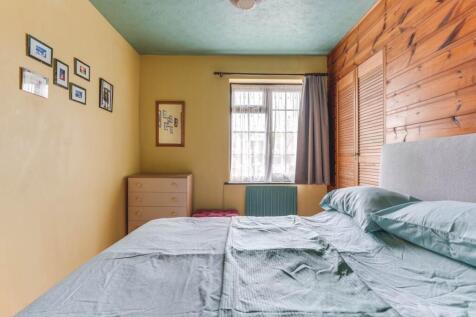 Bedroom 1 (2)