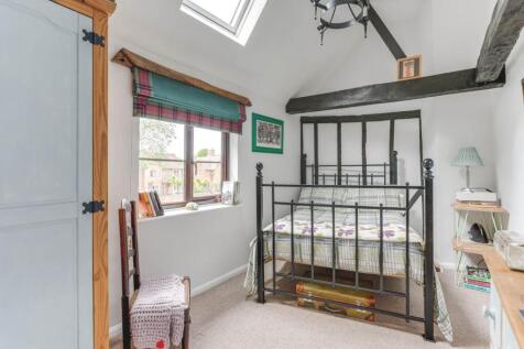 Bedroom 2 (2)