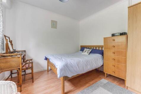 Bedroom 1 (2)