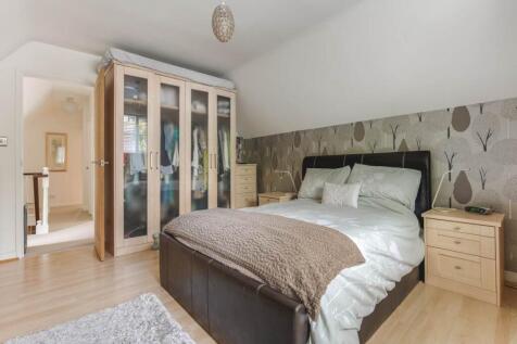 Bedroom 1 (2)