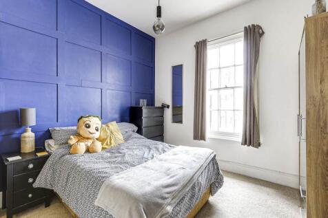 Bedroom 1 (2)