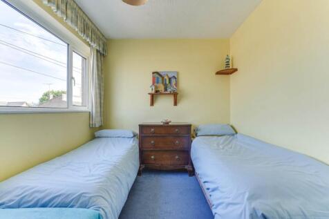 Bedroom 2 (2)