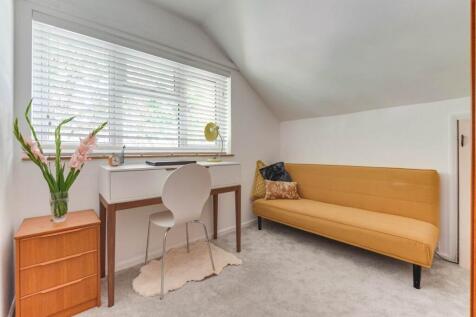 Bedroom 2 (2)
