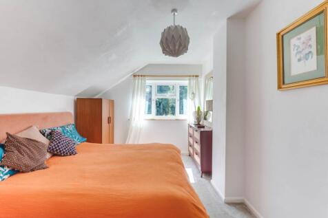 Master Bedroom (2)