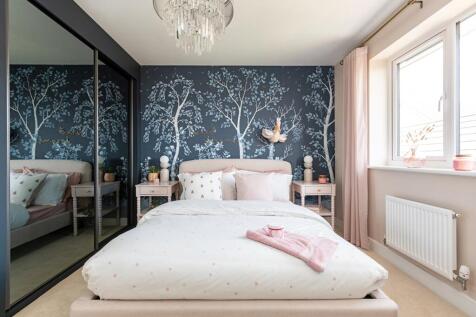 Additional en suite bedroom, perfect for when friends and family come to stay