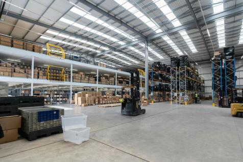 DC1 Everest Logistics Park Croydon 002.jpg