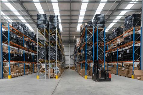 DC1 Everest Logistics Park Croydon 005.jpg