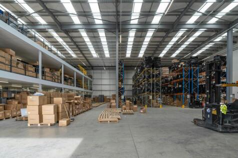 DC1 Everest Logistics Park Croydon 008.jpg