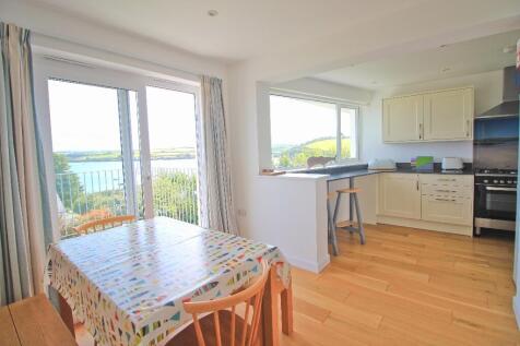 Kitchen / Dining