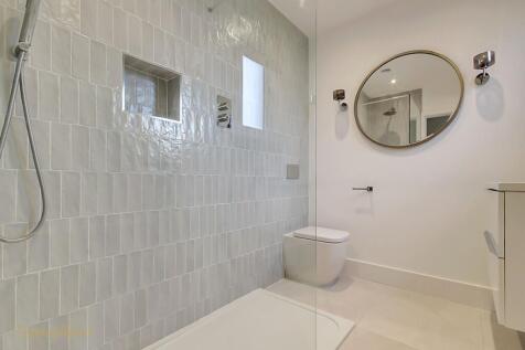 Main Ensuite