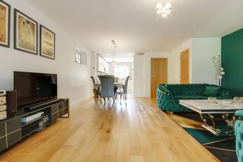 Living Room/Dining Room