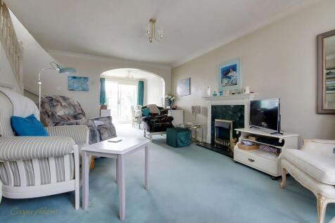 Sitting/dining room