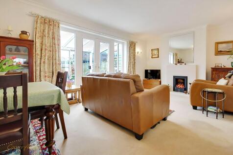 Sitting/Dining Room