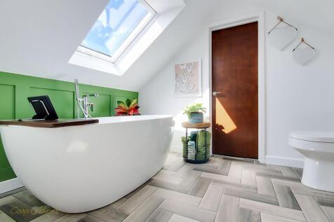 En-suite bathroom