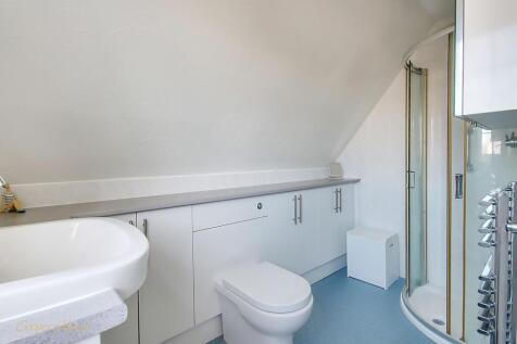 En-suite bathroom