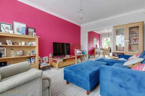 Sitting/dining room