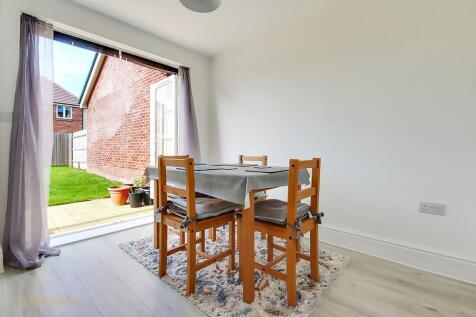 Breakfast/dining area