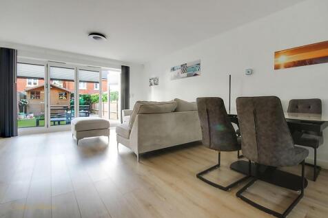 Living Room/Dining Room