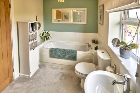 Bathroom 1st Floor