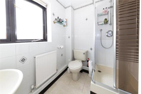 Ensuite Bedroom 1