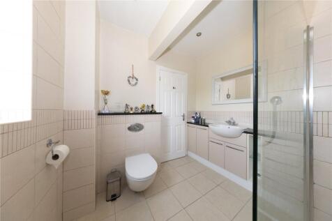 Ensuite Bedroom 1