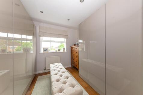 Bedroom 4/ Wardrobe