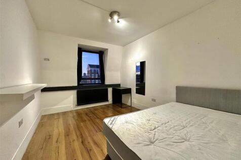Room 1 pic 2.jpg