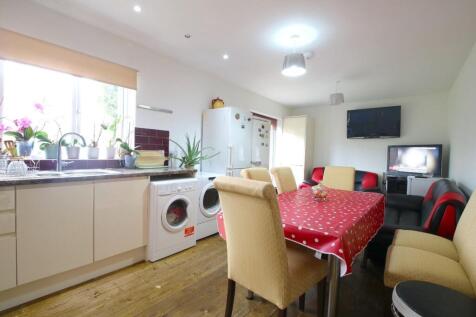 Open plan kitchen/lounge