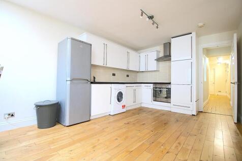 Kitchen Pic 1.JPG