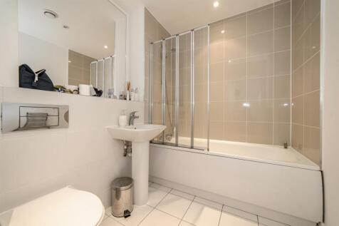 8. bathroom.jpg