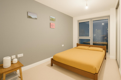 Bedroom 1 with ensuite.png