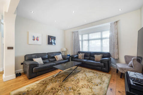 43 Holders Hill D...