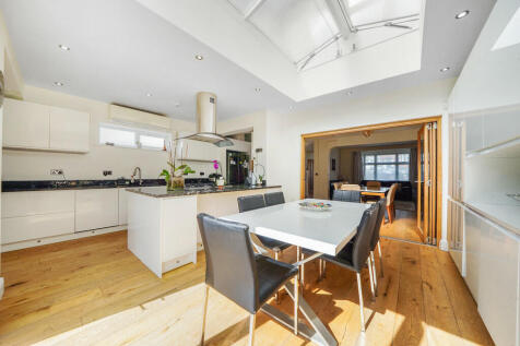 43 Holders Hill D...