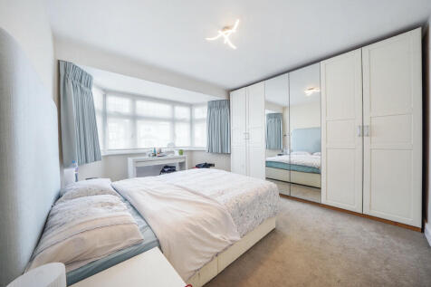 43 Holders Hill D...