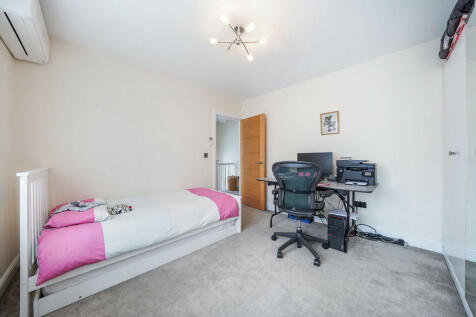 43 Holders Hill D...