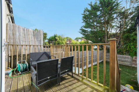 43 Holders Hill D...