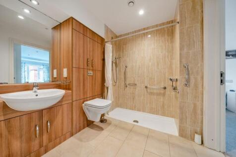 Ensuite shower room to master bedroom