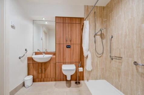 Ensuite shower room to master bedroom
