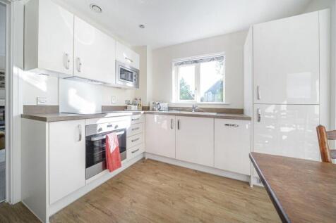 Kitchen-diner with built-in appliances