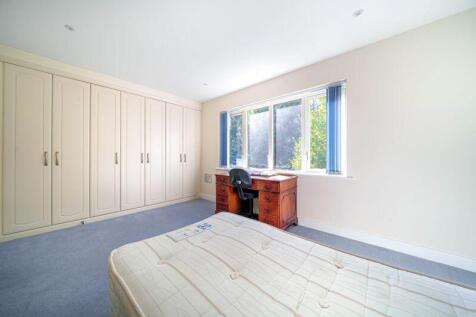 Double bedroom with fitted wardrobes