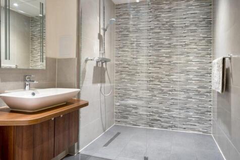 Jack &amp; Jill style ensuite shower ...