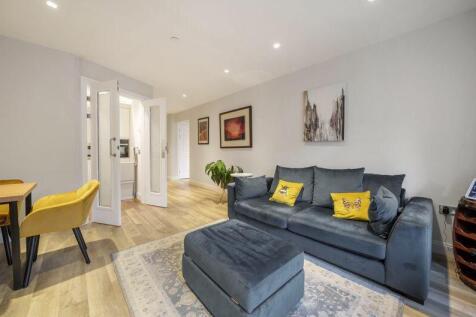 Living/dining room through to kitchen