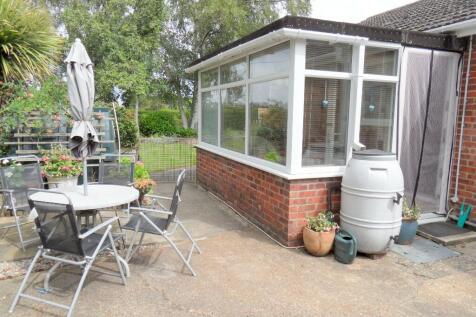 SIDE PATIO
