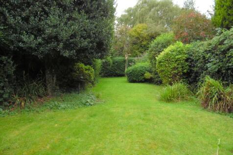 REAR MAIN GARDEN