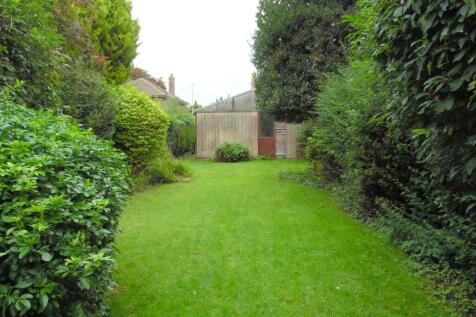 REAR MAIN GARDEN